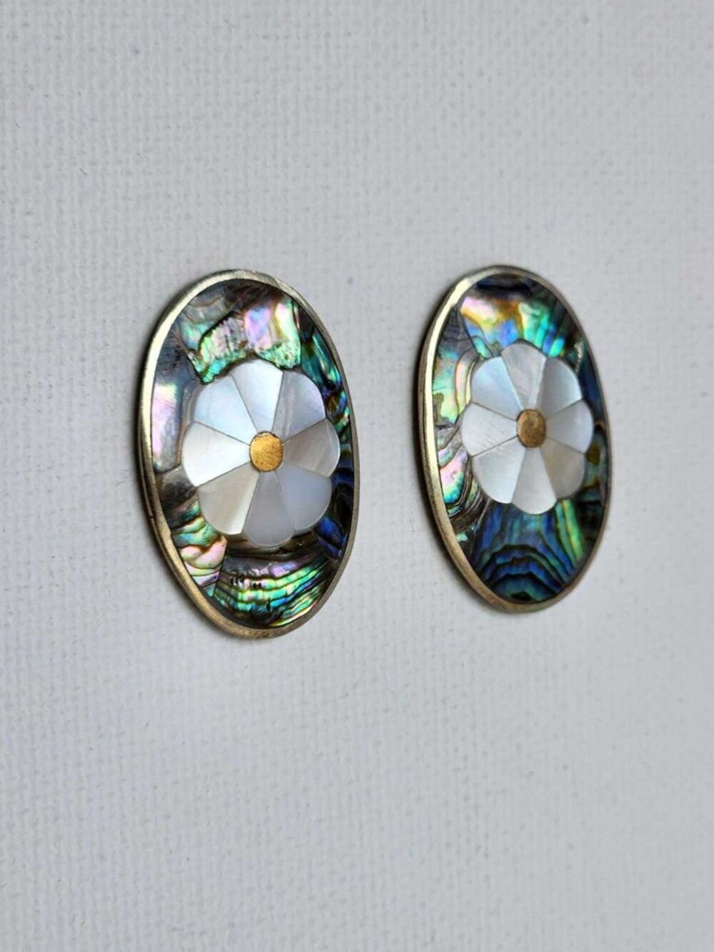 Mother-of-Pearl silver mosaic flower inlay abalone stud earrings made in Mexico - Picture 6 of 7